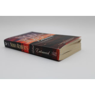 Mass Market Paperback Roberts, Nora: Entranced (The Donovan Legacy #2)