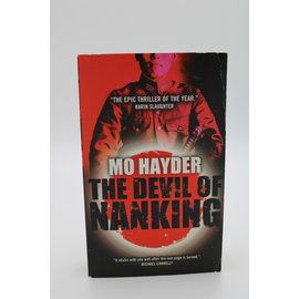 Mass Market Paperback Hayder, Mo: The Devil Of Nanking