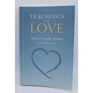 Paperback Hanh, Thich Nhat: Teachings on Love