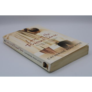 Trade Paperback Hyde, Catherine Ryan: Love In The Present Tense