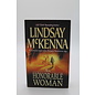 Mass Market Paperback McKenna, Lindsay: An Honorable Woman (Morgan's Mercenaries, #27)