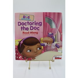 Paperback Disney Junior: Doctoring the Doc (Doc McStuffins)