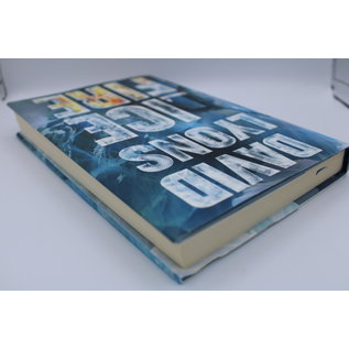 Hardcover Lyons, David: Ice Fire (Jock Boucher #1)