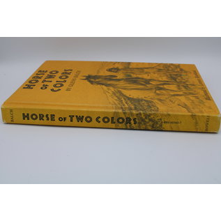 Hardcover Balch, Glenn: Horse of Two Colors