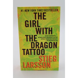 Mass Market Paperback Larsson, Stieg: The Girl with the Dragon Tattoo (Millennium, #1)