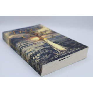 Trade Paperback MacMillan, Kathy: Dagger and Coin