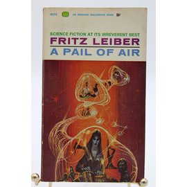 Mass Market Paperback Leiber, Fritz: A Pail of Air