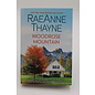 Mass Market Paperback Thayne, RaeAnne: Woodrose Mountain