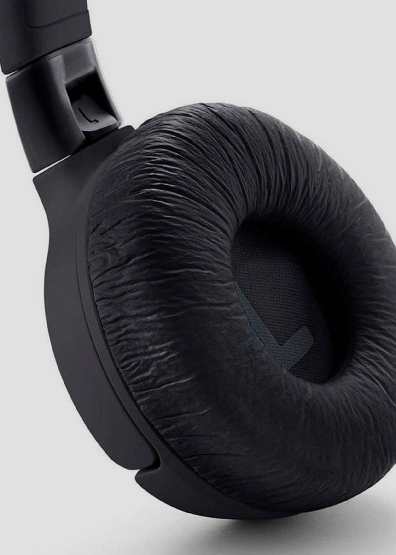 Brand D Wireless headphones