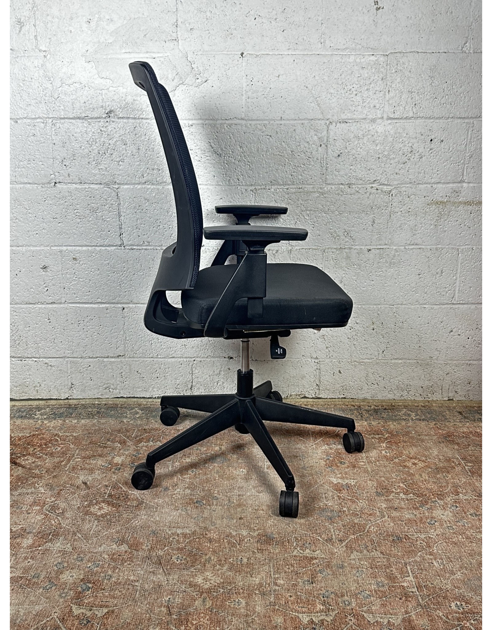 HON Convergence Mesh Back Task Chair With Arms Adjustable Black