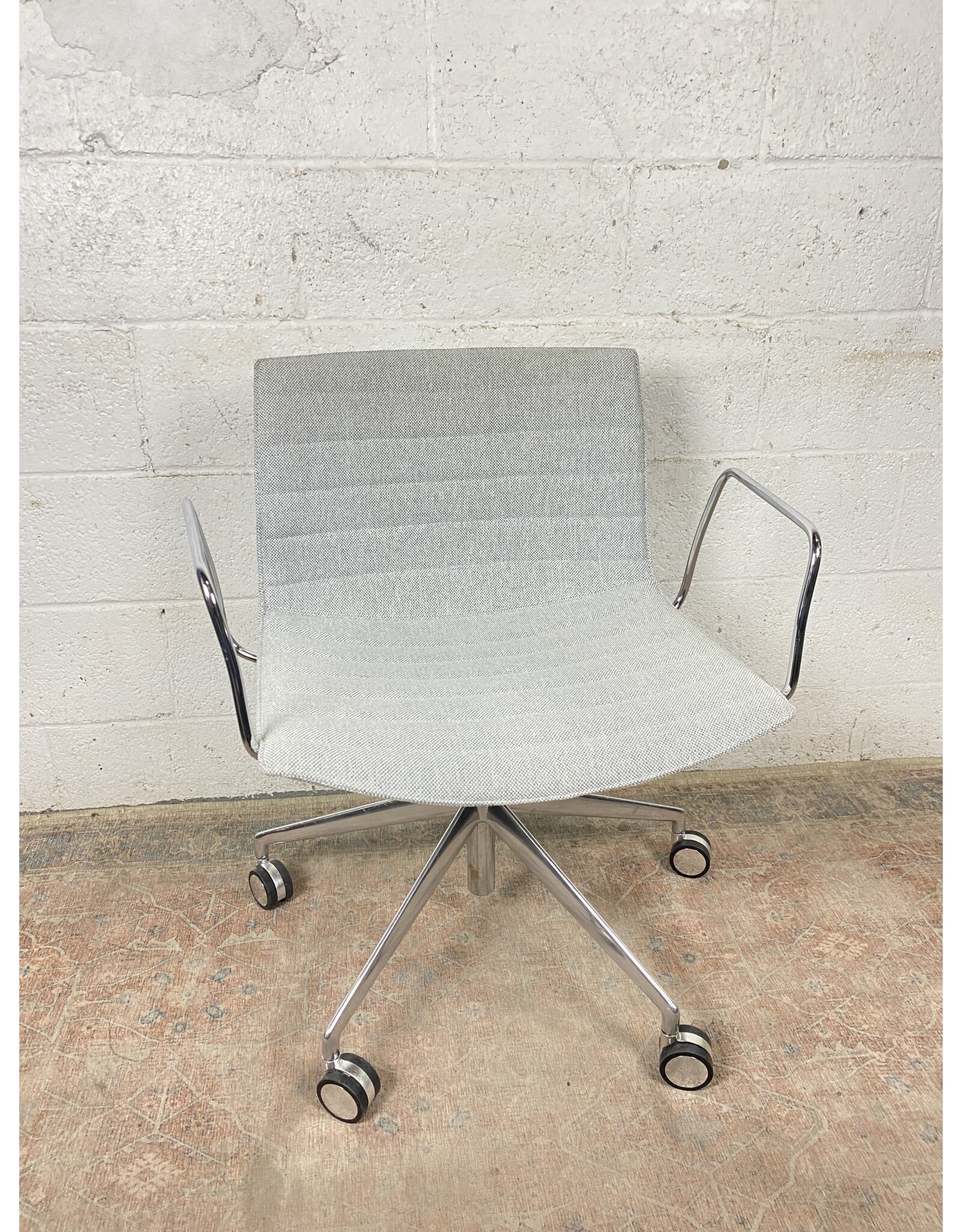 Arper Catifa Grey Office Chair