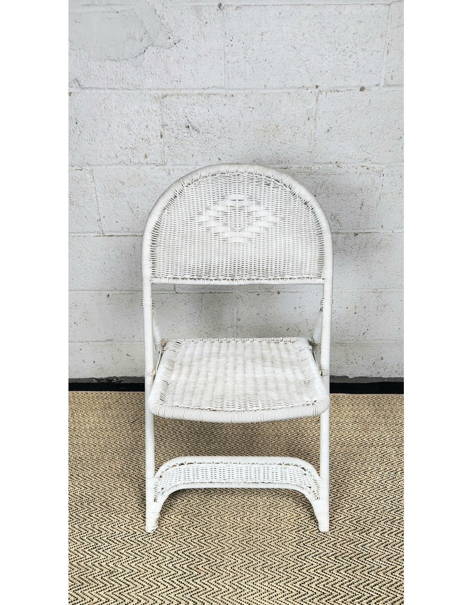 White Wicker Style Folding Chair