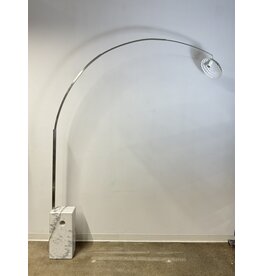 Arco floor light by Achille & Pier Giacomo Castiglioni for Flos style
