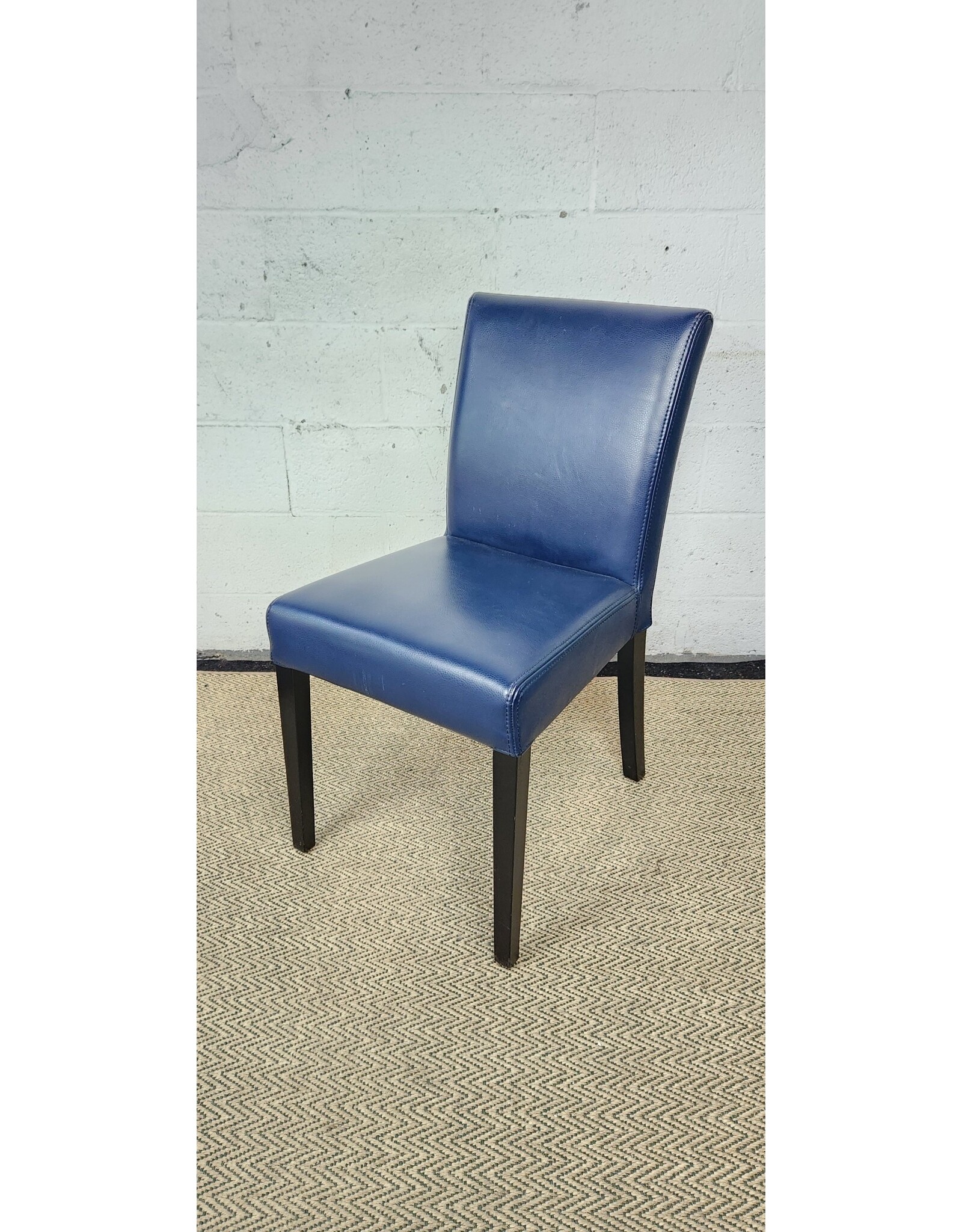 Crate and barrel 2024 lowe dining chair