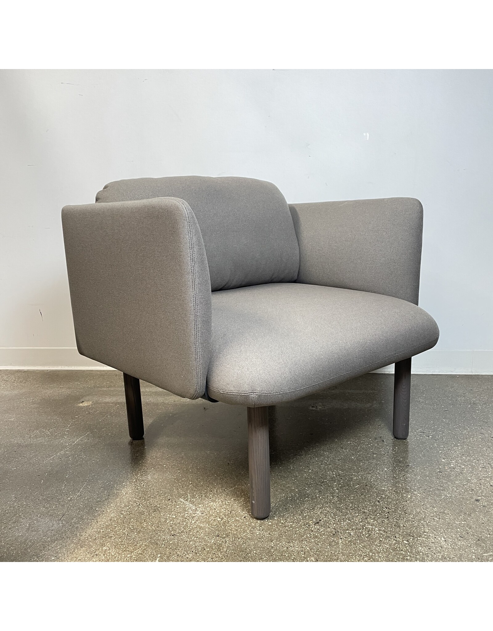 Poppin Poppin Low QT Lounge Chair in Gray