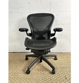 Herman Miller Herman Miller Aeron Chair Size B