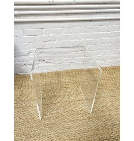 Clear Acrylic Waterfall Stand