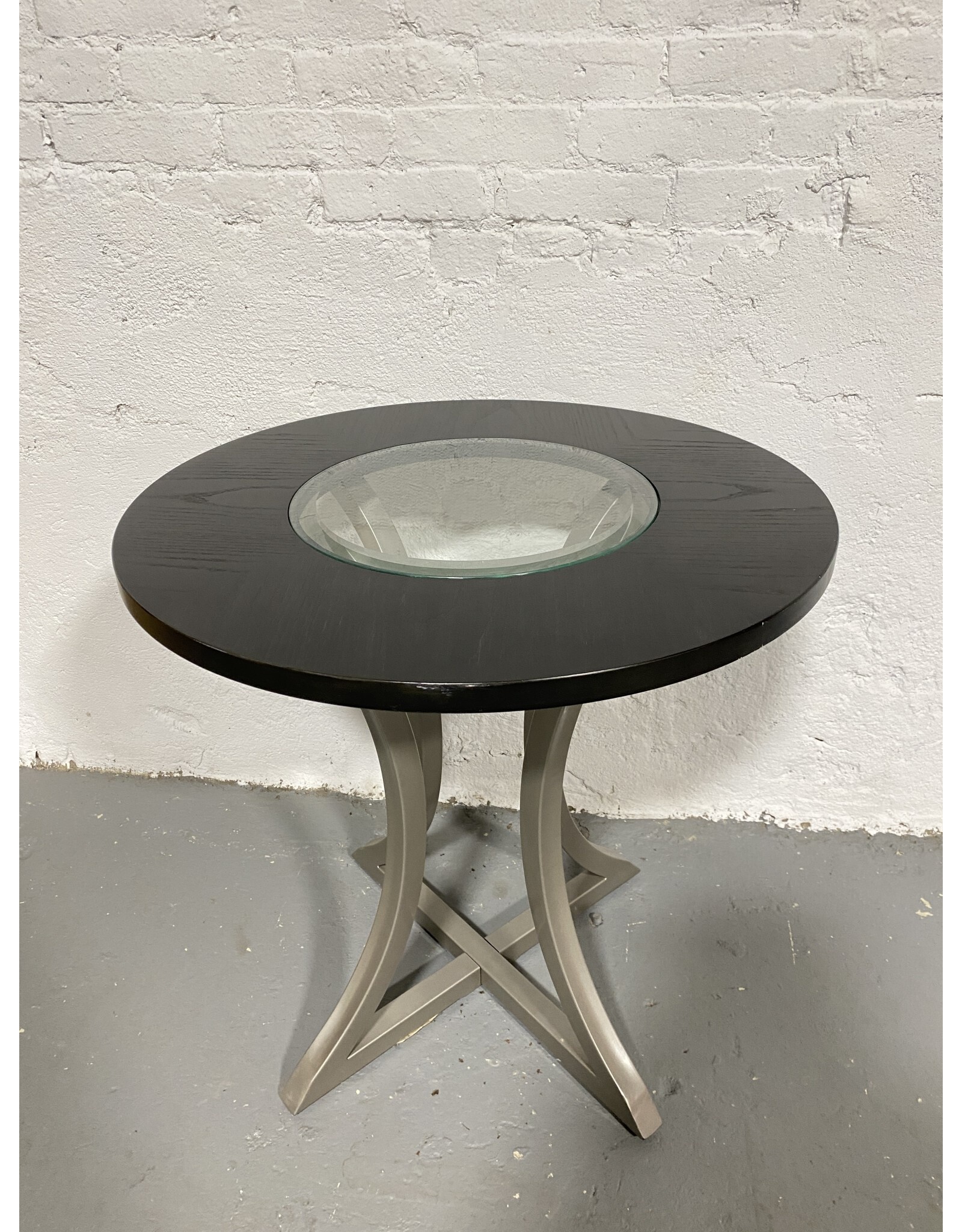 Hillsdale Circular Side Table, with Removable Glass