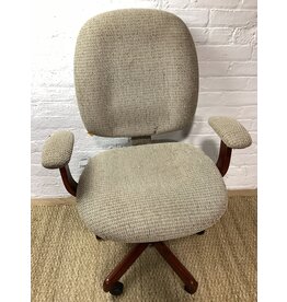 Staples Upholstered Office Chair