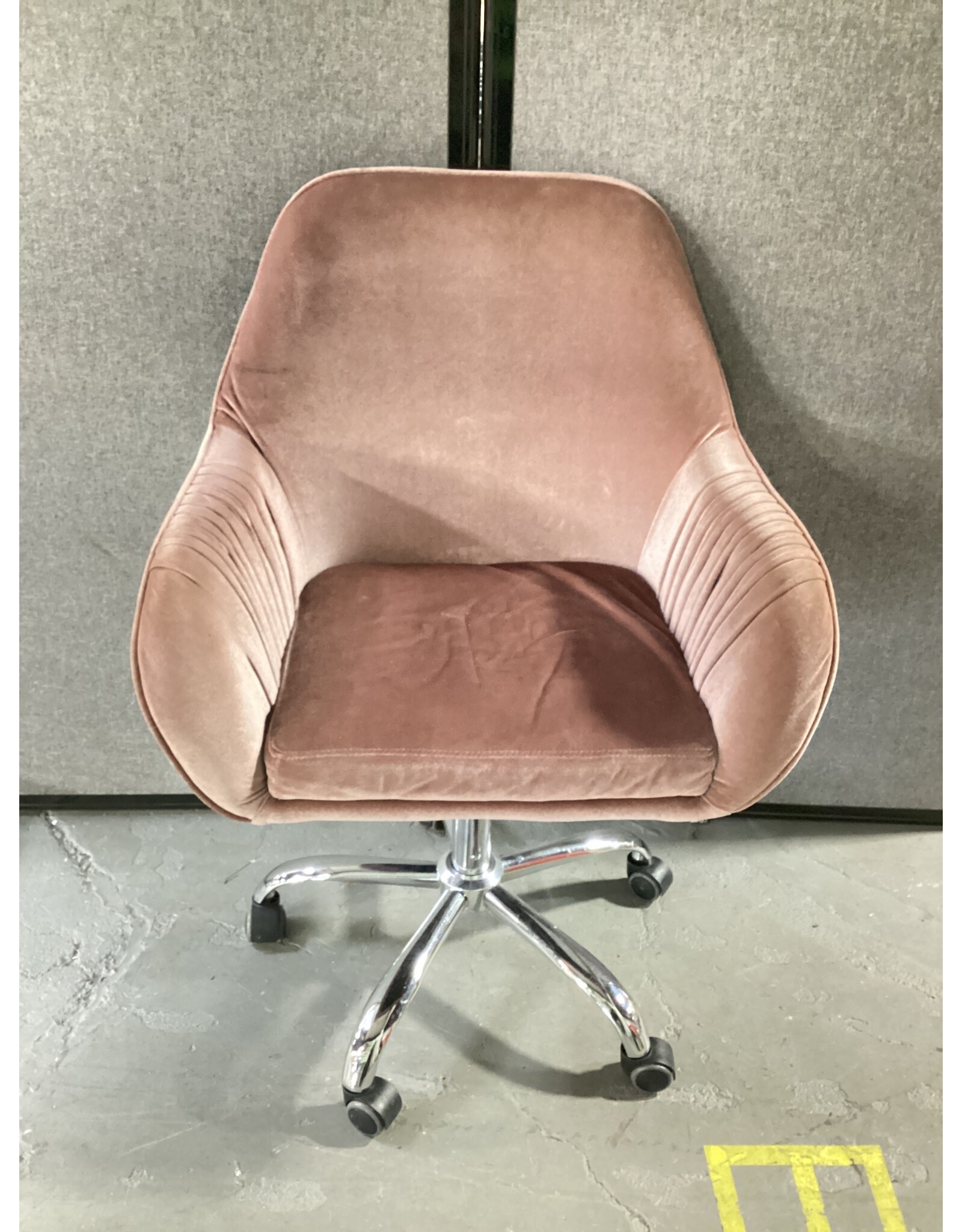 Pink Velvet Office Chair with Sloped Arms