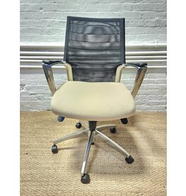 Global Accord Mesh Back Rolling Office Chair