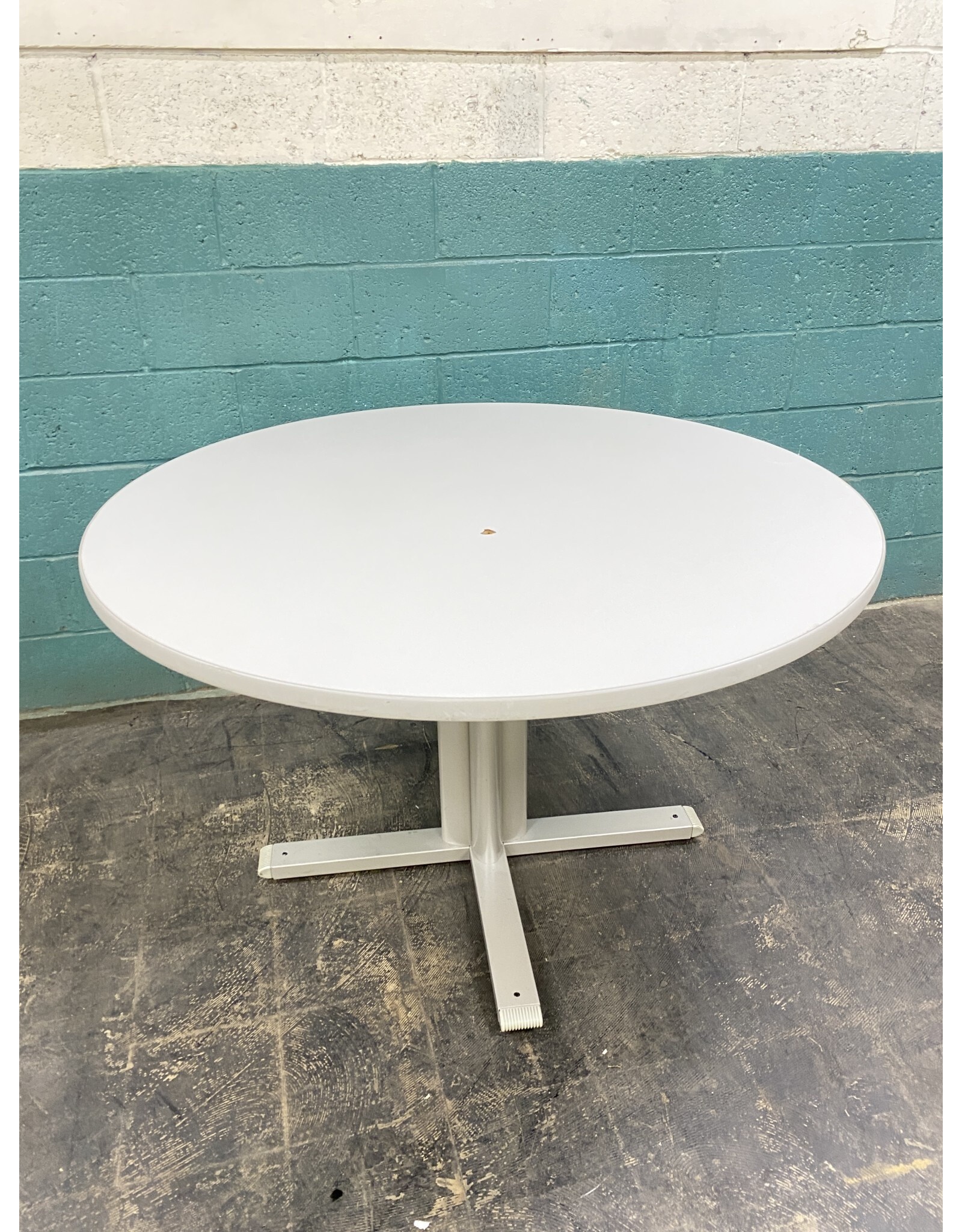 *Large Round Meeting Table