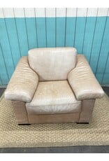 *Large Brown Leather Lounge Chair