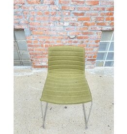 Kansas S Full Upholstered Chair in Avocado