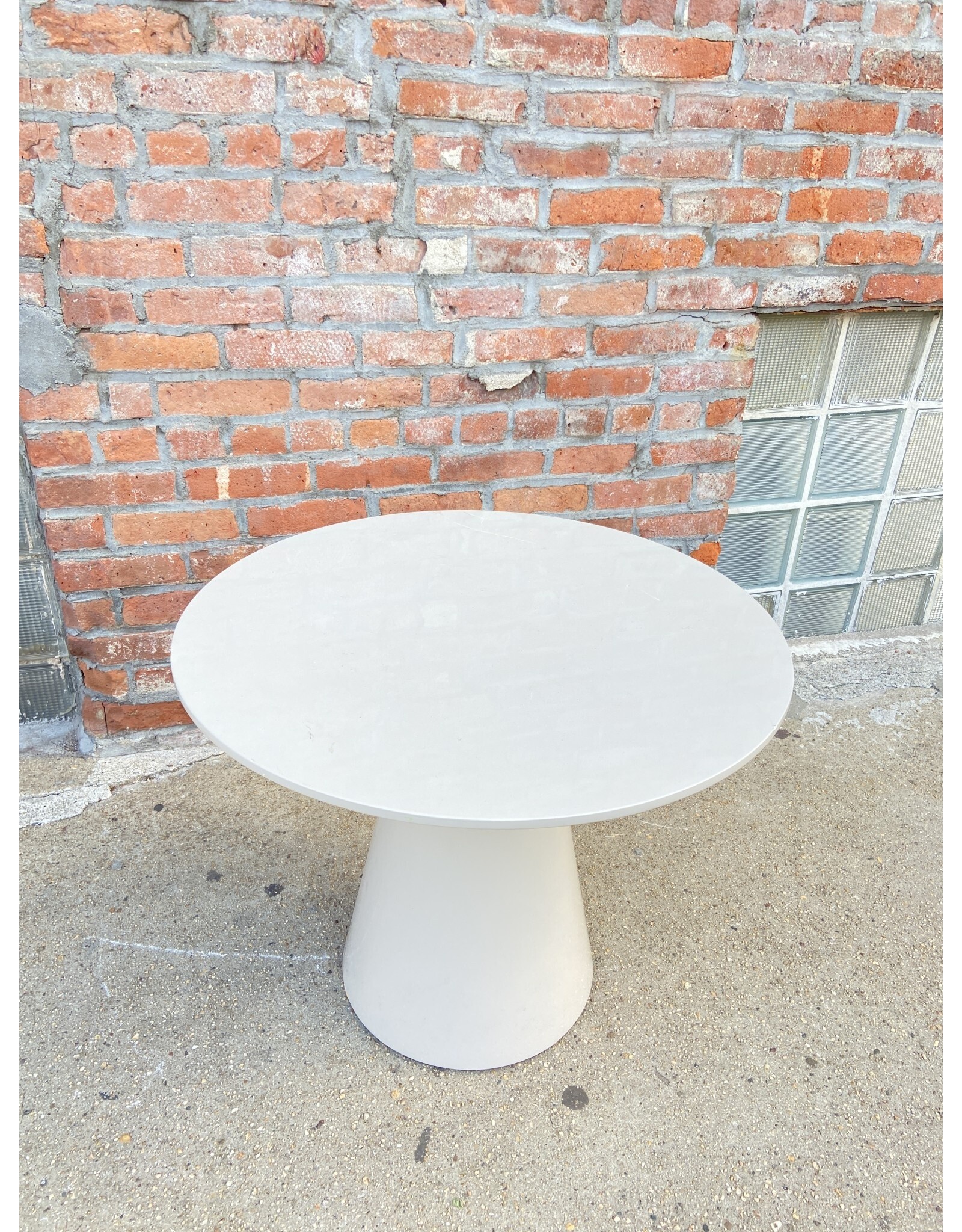 Fun Retro Round Dining Table