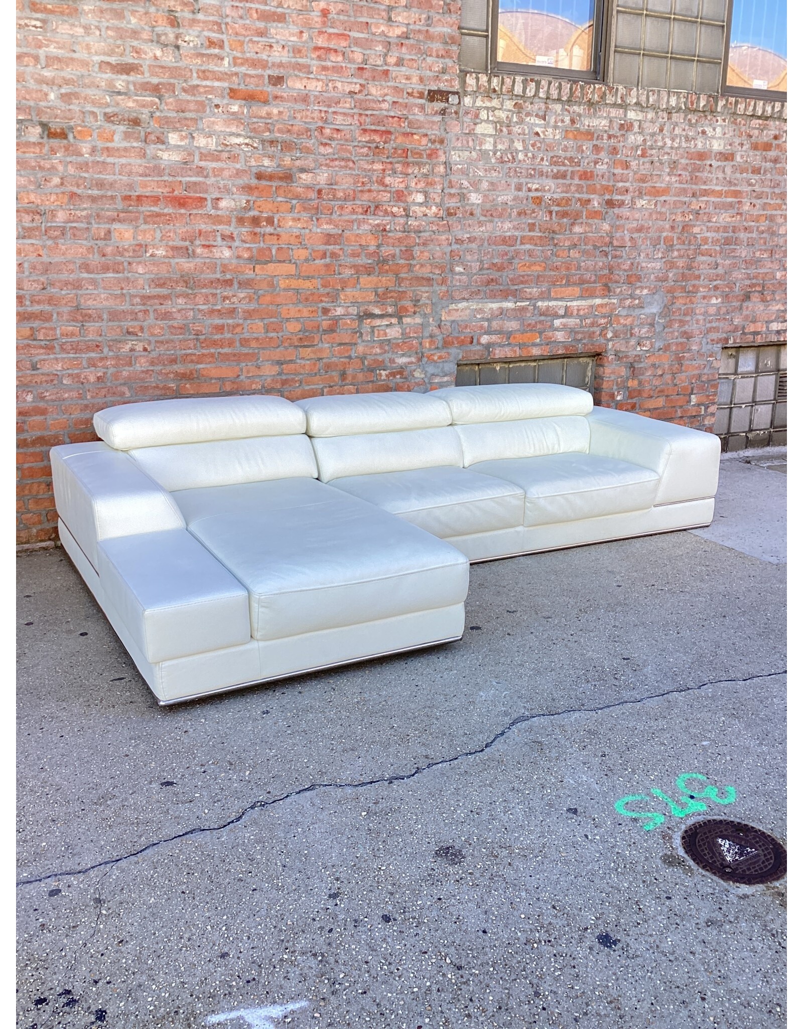 Amadeo Modular White Leather Sectional Sofa from Modani 35.5"H 124"W 72