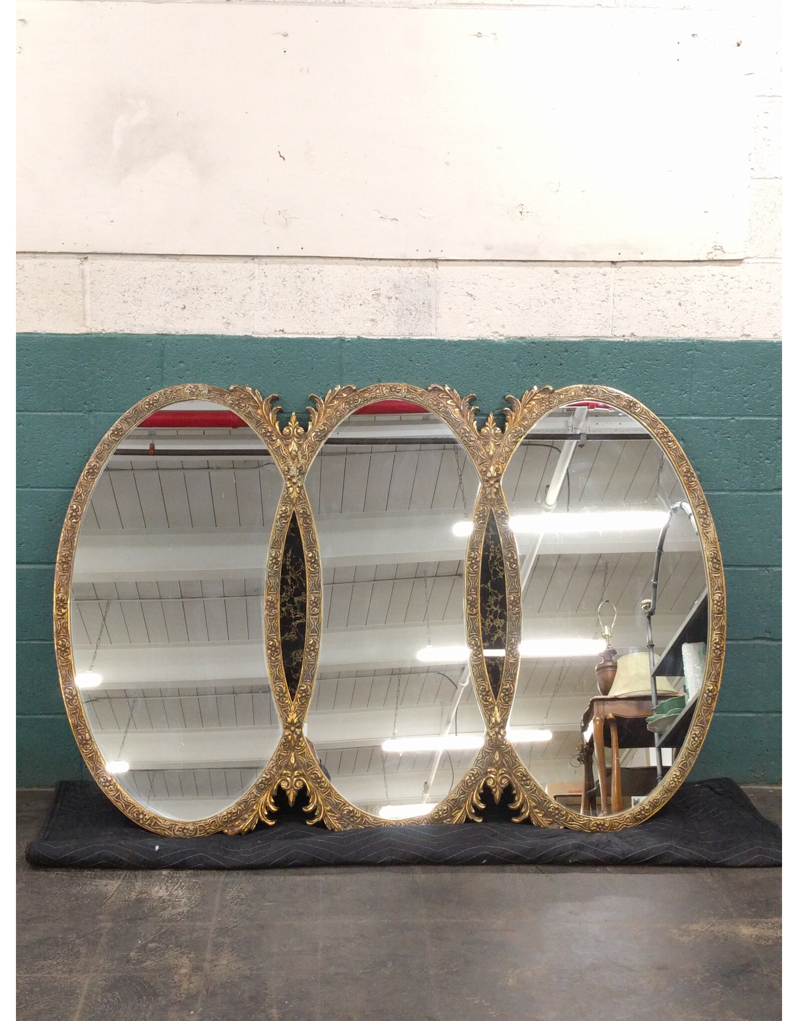 French Hollywood Regency Style Triple Oval Interlocked Wall Mirror