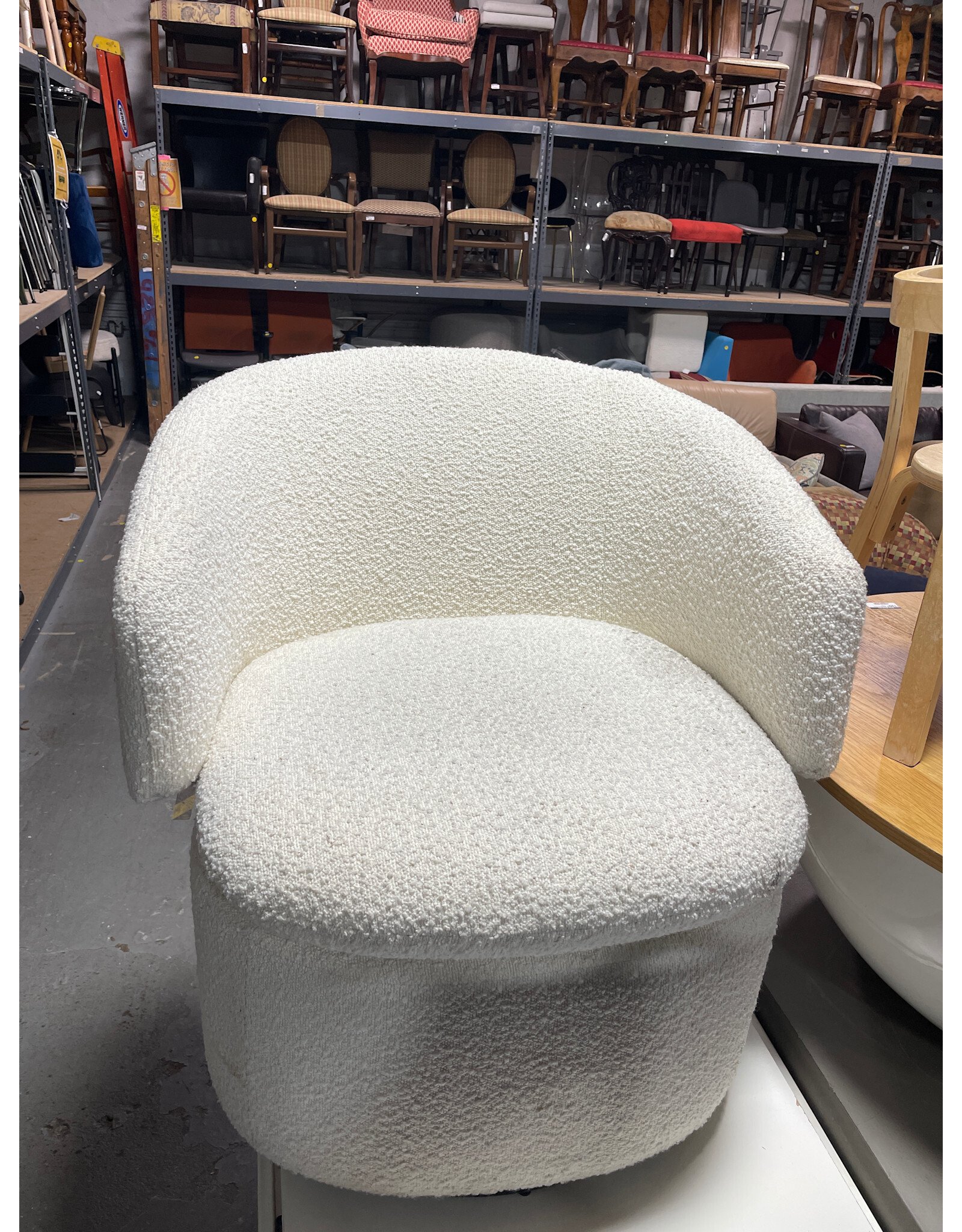 Safavieh Phyllis Swivel Chair