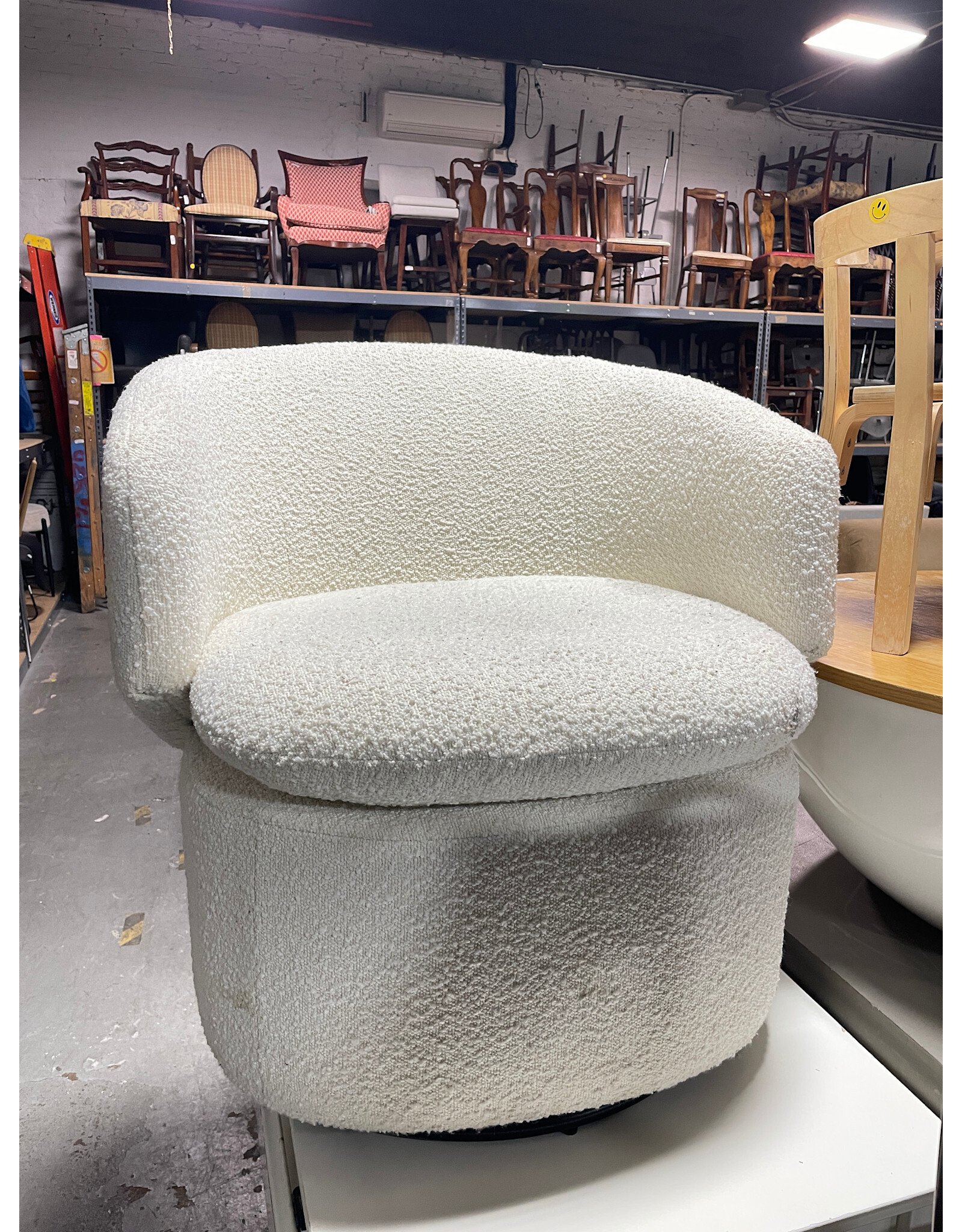 Safavieh Phyllis Swivel Chair