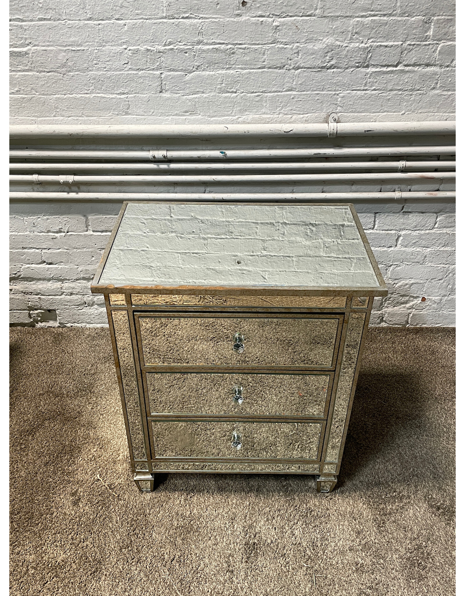Luxe Mirrored Nightstand