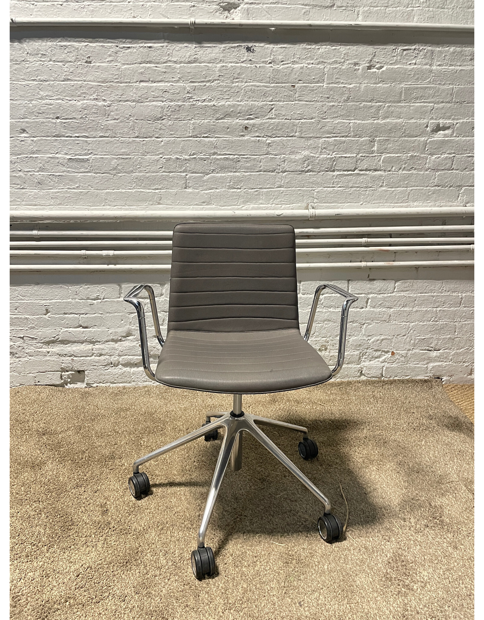 Andreu World Flex Corporate Chair