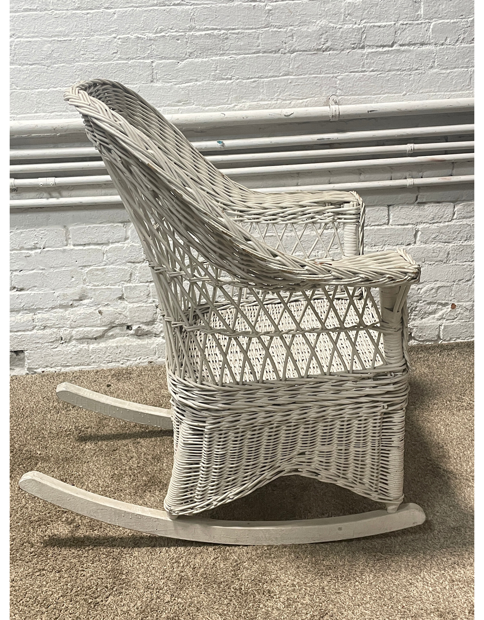 White Rocking Wicker Lounge Chair