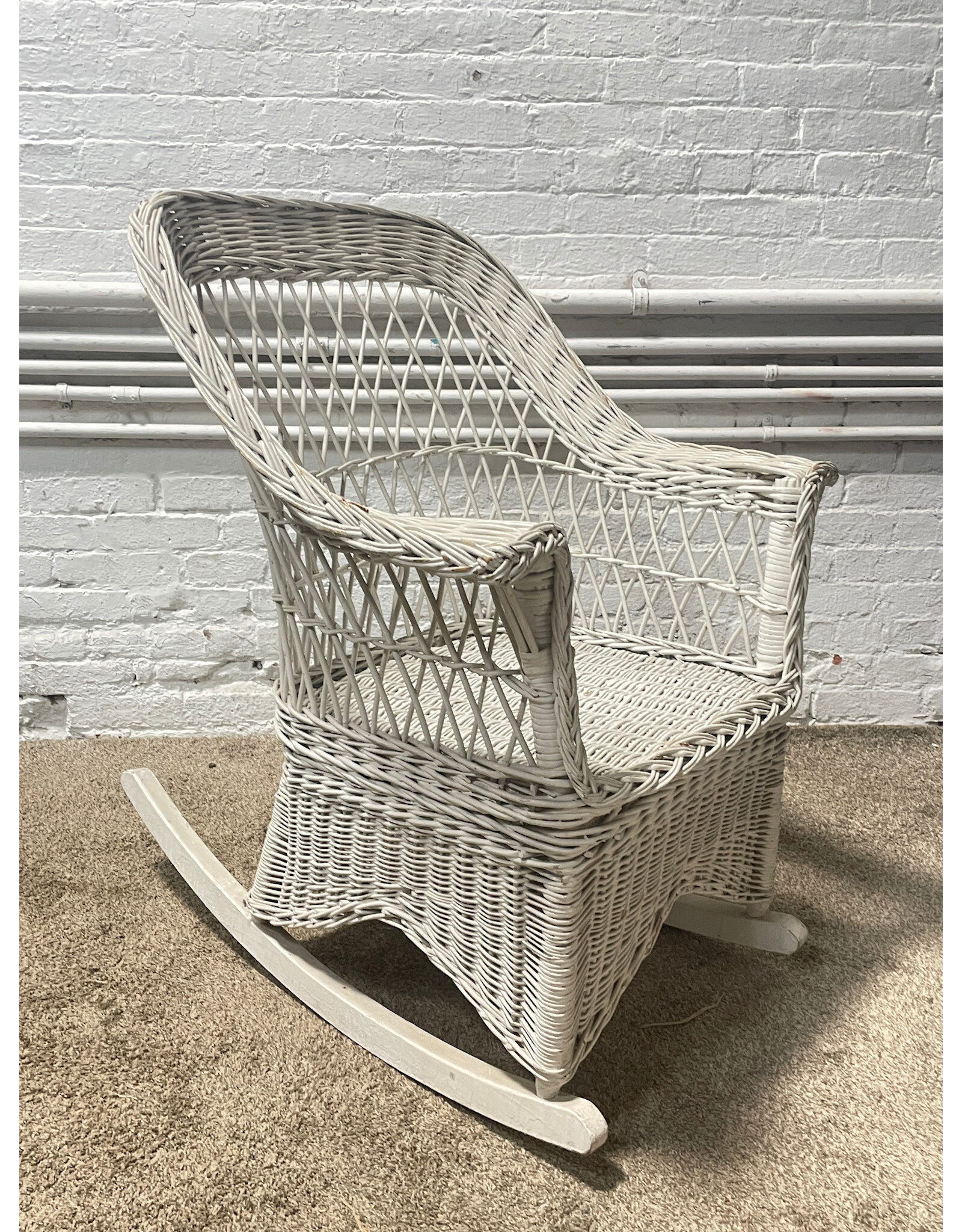 White Rocking Wicker Lounge Chair