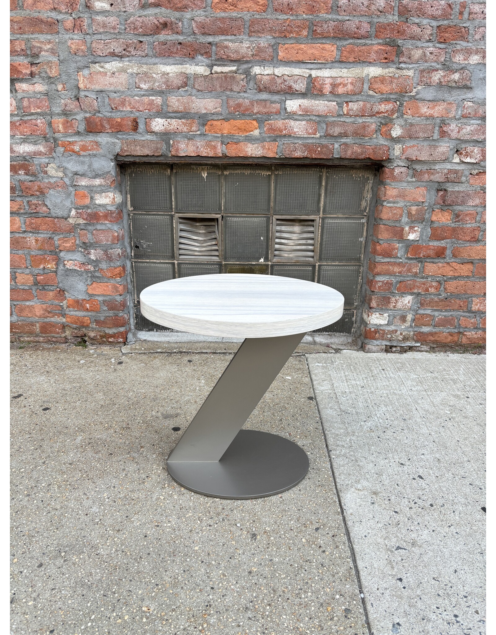 Anthony Proulx ET-190 Round End Table