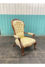 Freebie Friday FREE Tufted Vintage Armchair