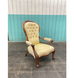 Freebie Friday FREE Tufted Vintage Armchair