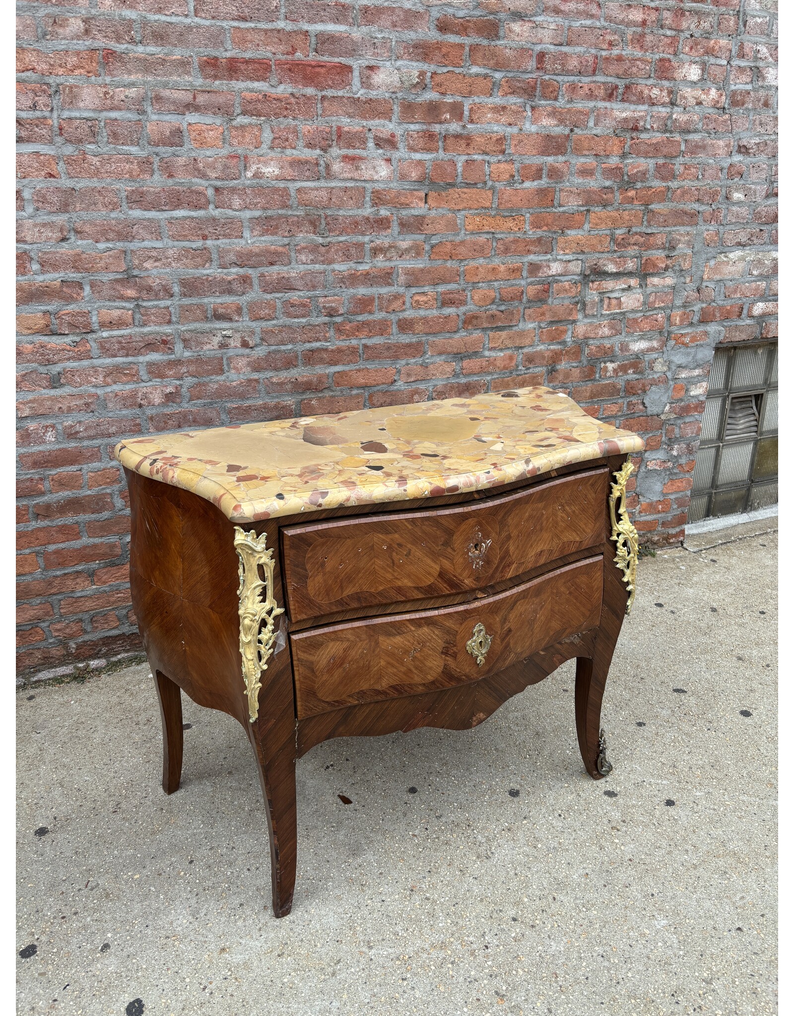 Louis XV Bombe Commode