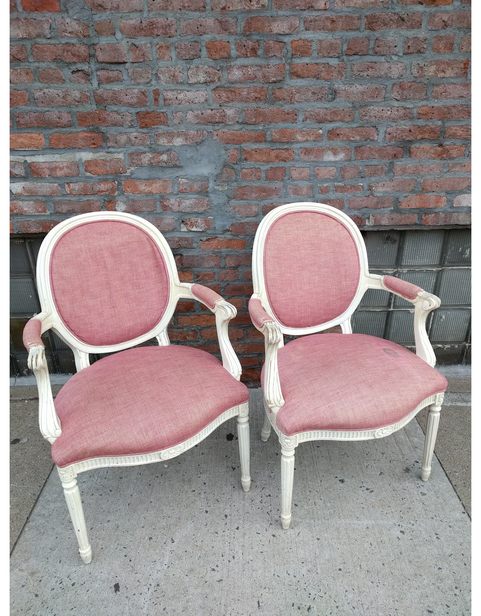 Casual Louis Xvi Style Dining Chair