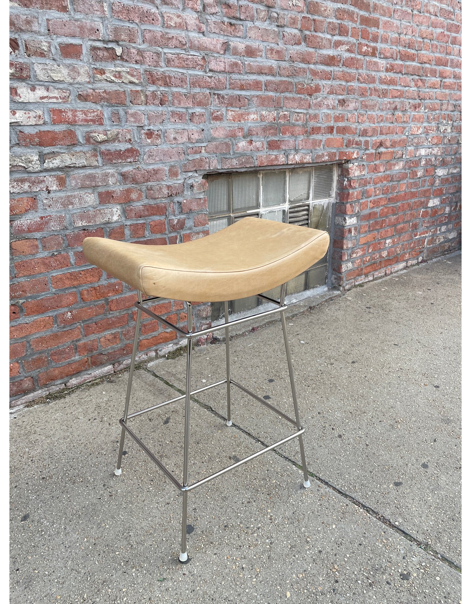 Bienal Bar Stool by Fernando Jaeger