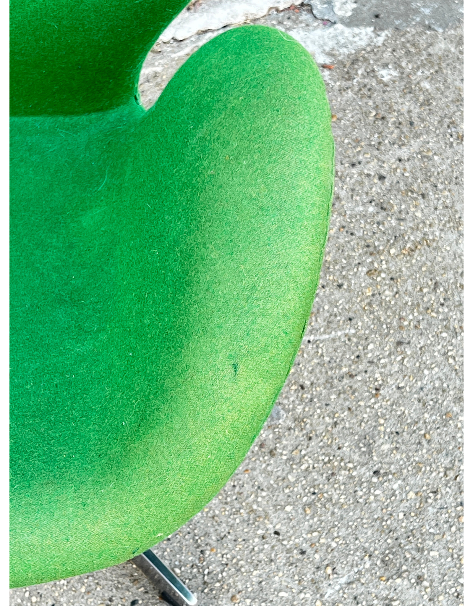 Children's Size Arne Jacobson Style Swan Chair