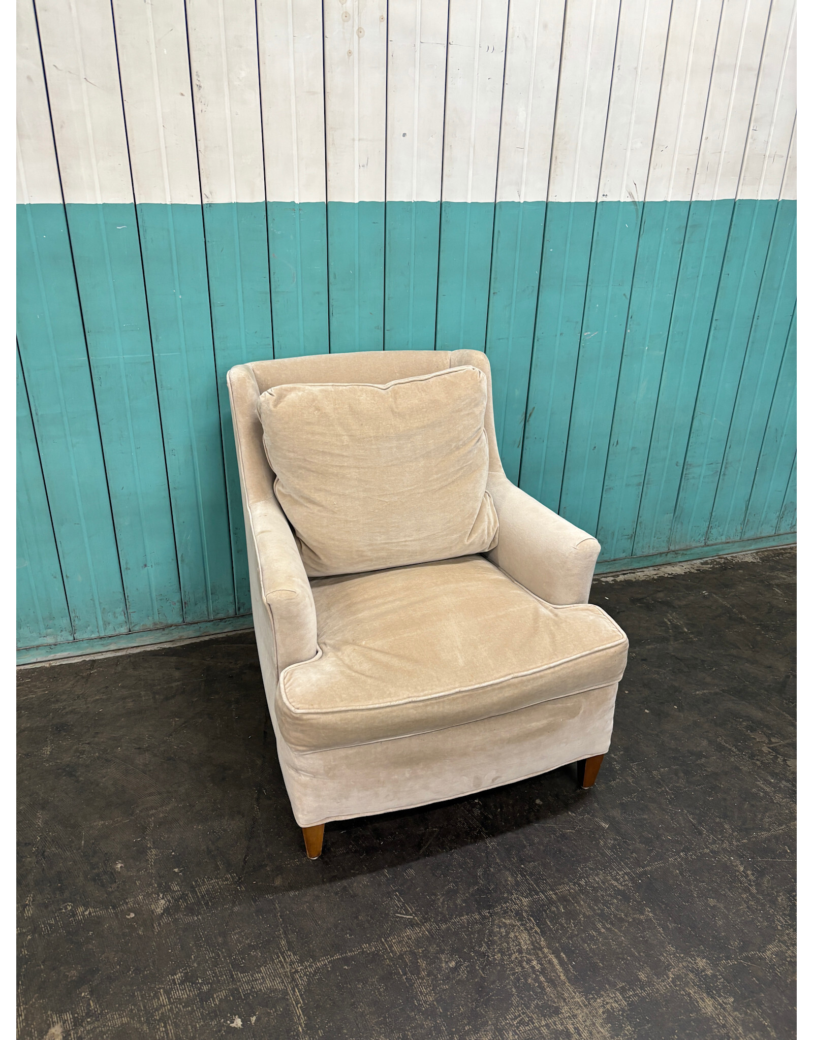 Mid Century Cream Lounge Chair