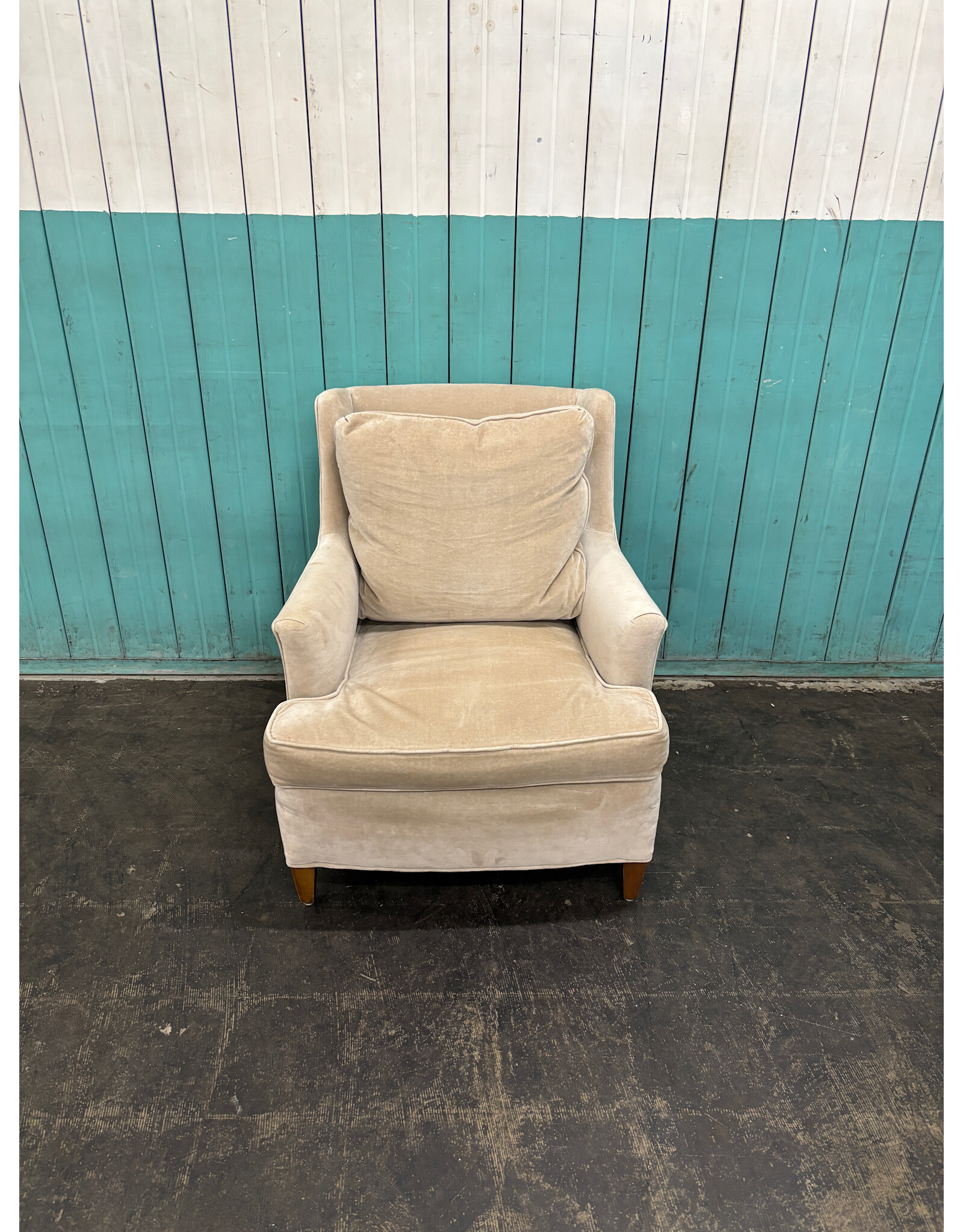 Mid Century Cream Lounge Chair
