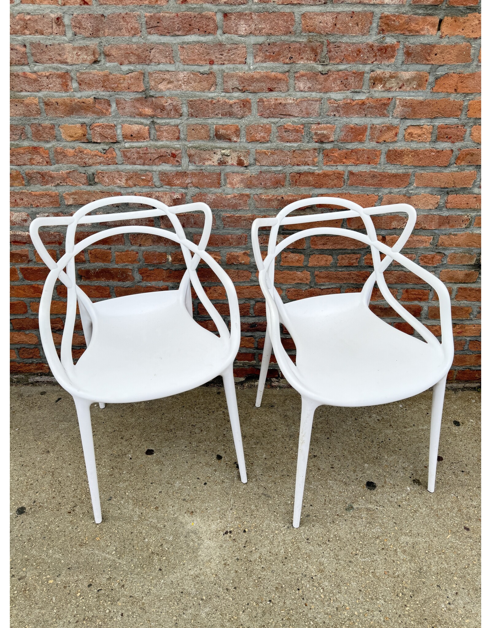 Modern Entangled Molded Plastic Dining Chair