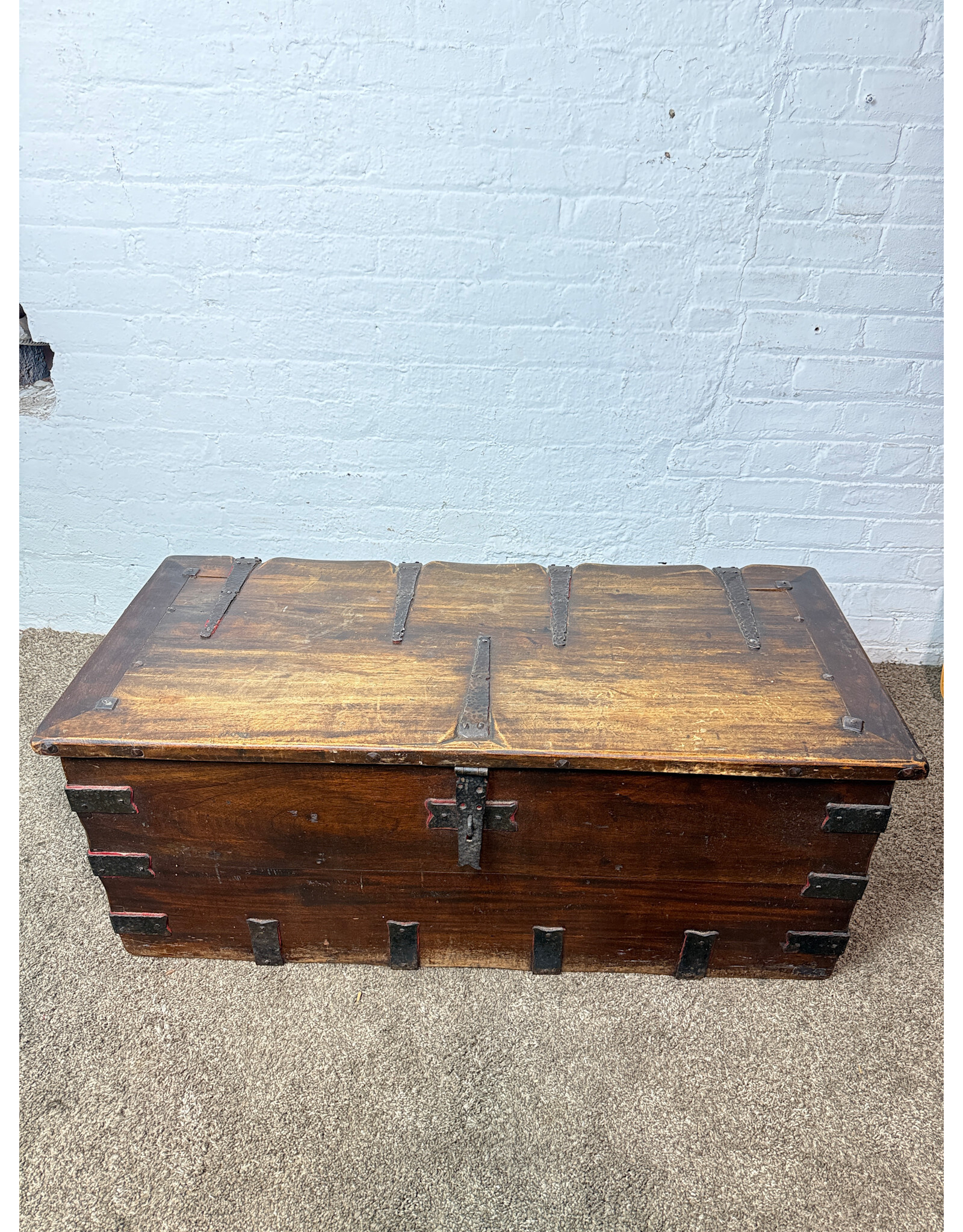 Antique Style Solid Wooden Trunk/Chest