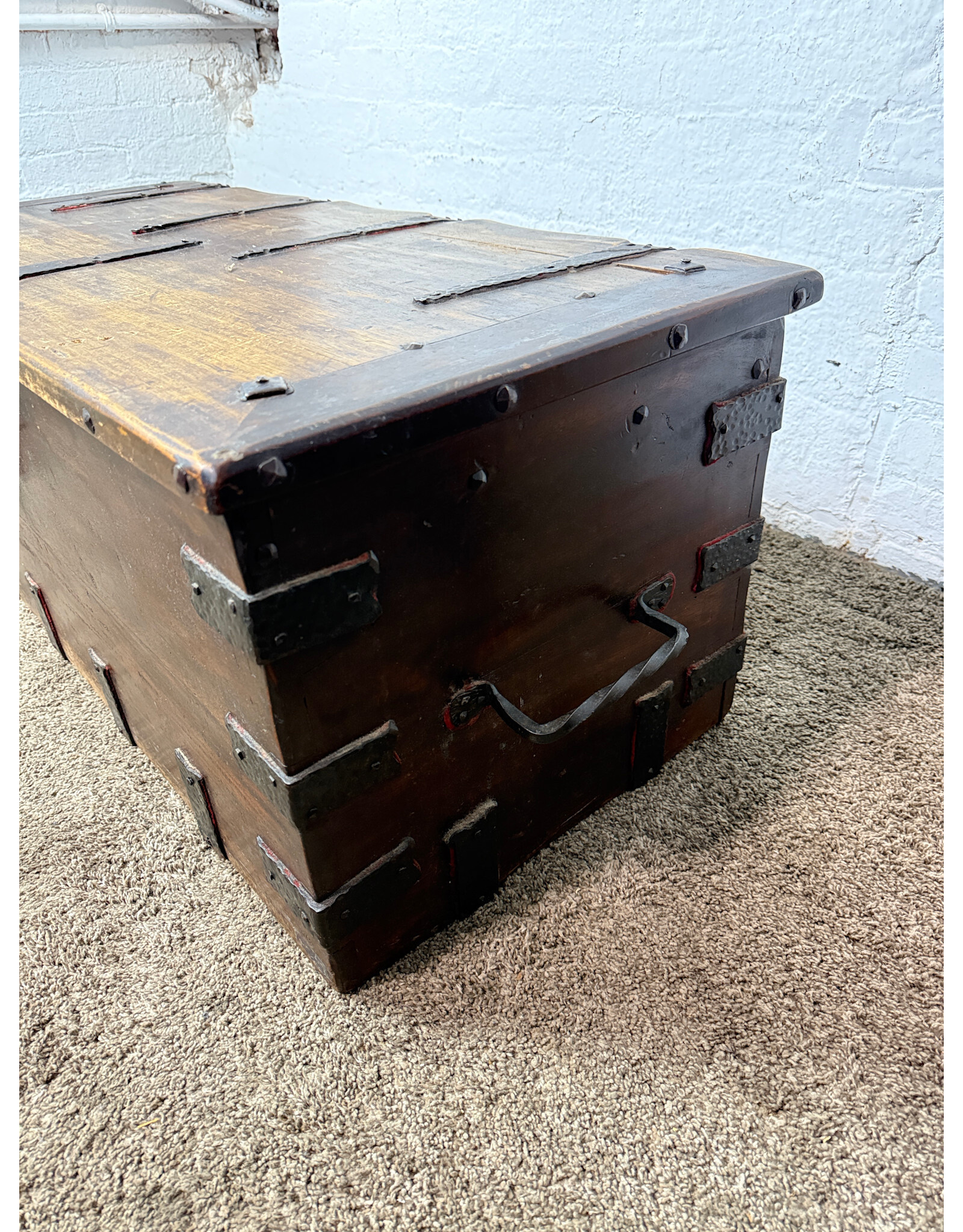 Antique Style Solid Wooden Trunk/Chest
