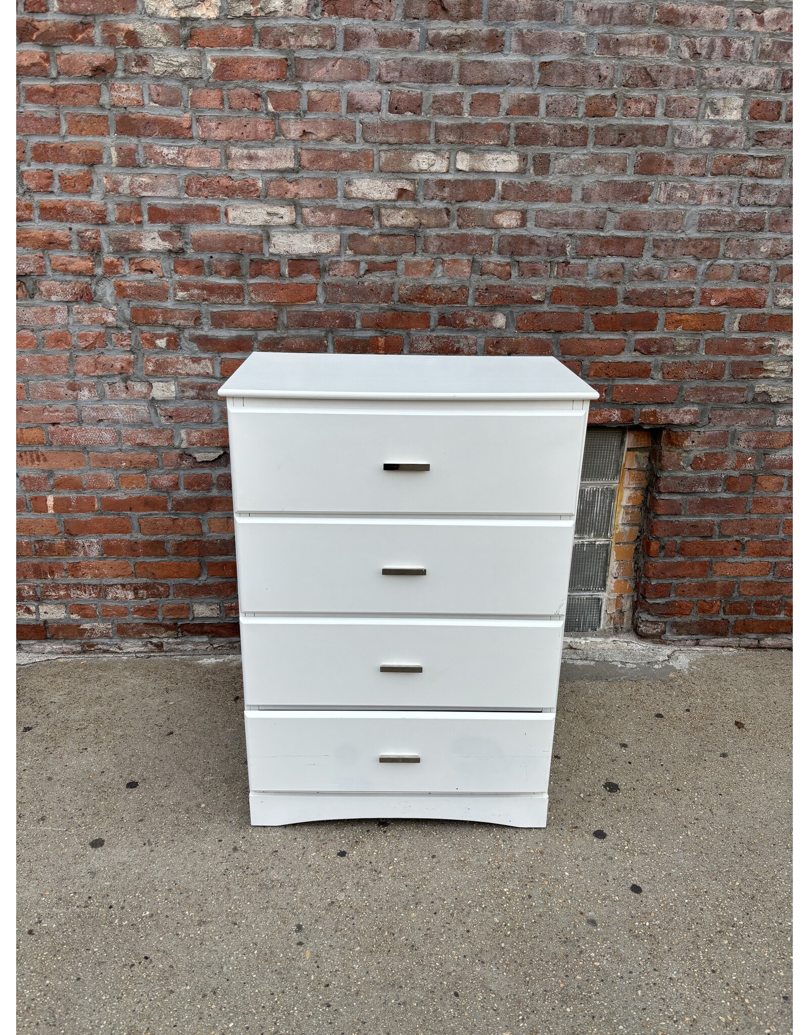 Ramsey White Style Dresser